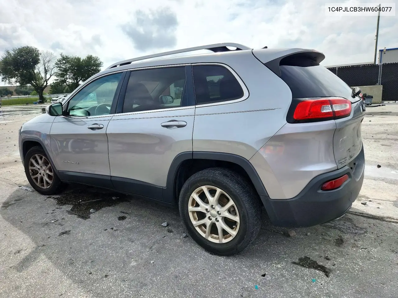 2017 JEEP CHEROKEE VIN 1C4PJLCB3HW604077 — фото 2