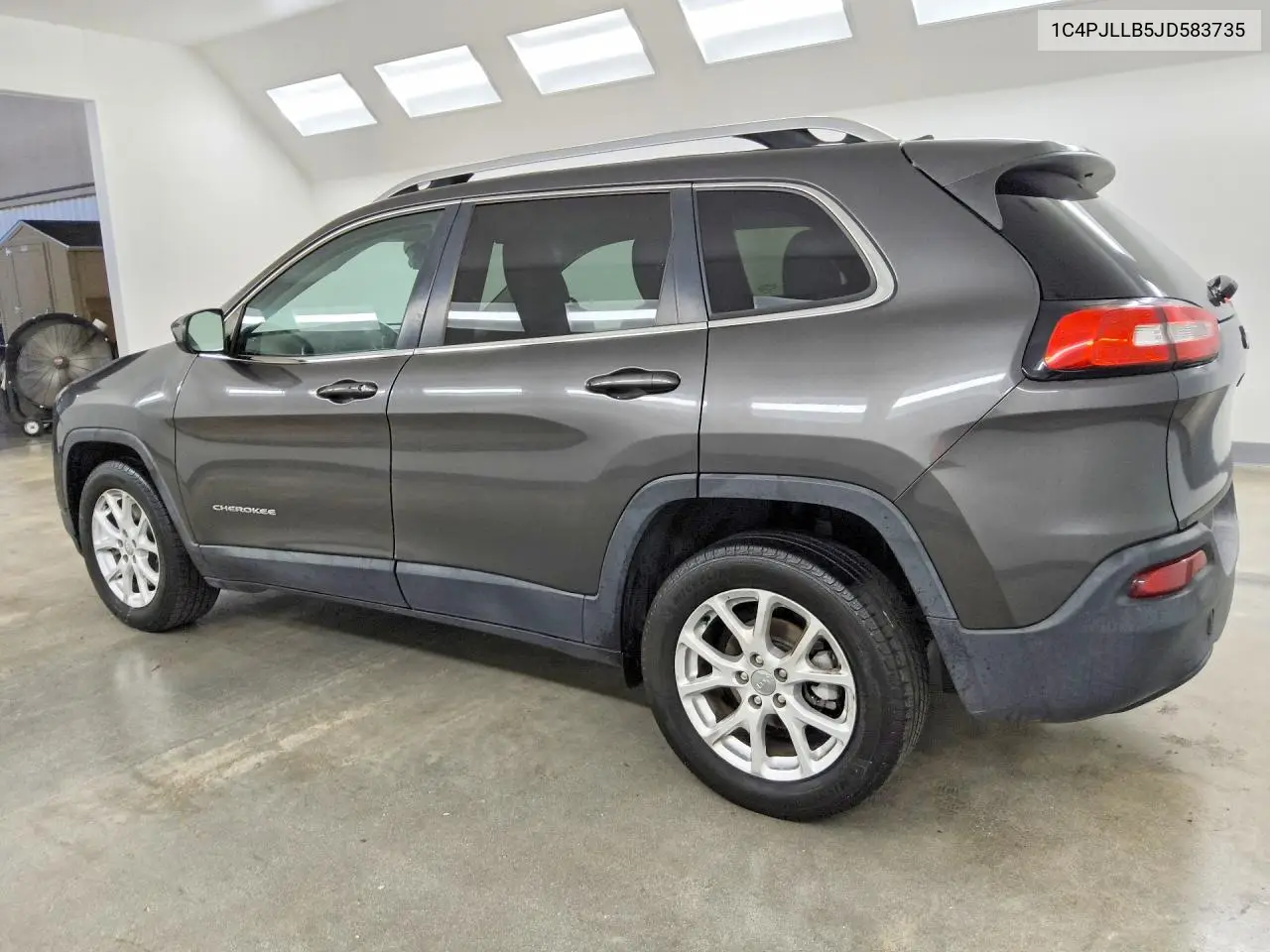 2018 JEEP CHEROKEE VIN 1C4PJLLB5JD583735 — фото 2