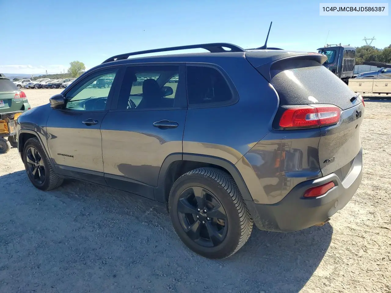2018 JEEP CHEROKEE VIN 1C4PJMCB4JD586387 — фото 2
