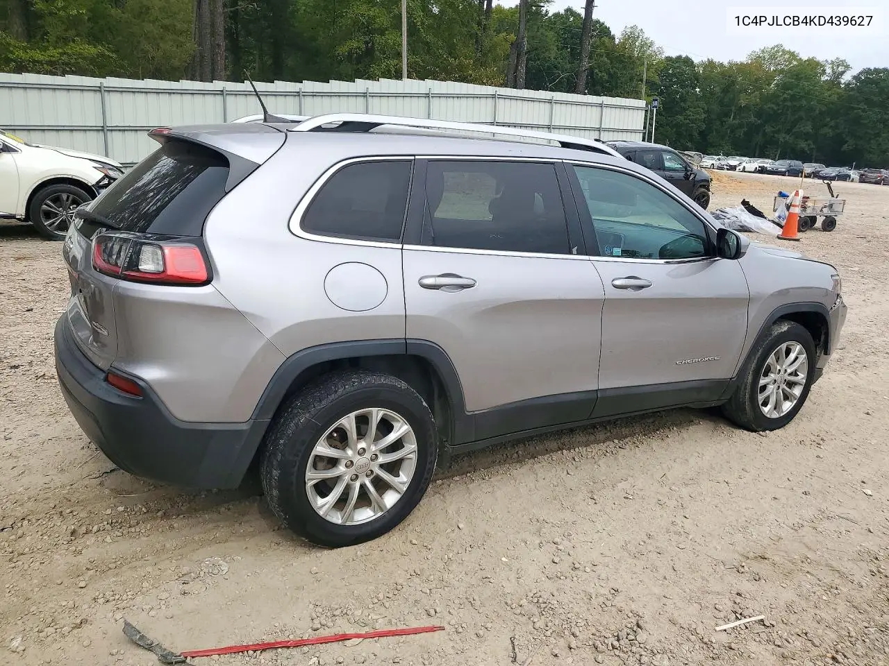 2019 JEEP CHEROKEE VIN 1C4PJLCB4KD439627 — фото 3