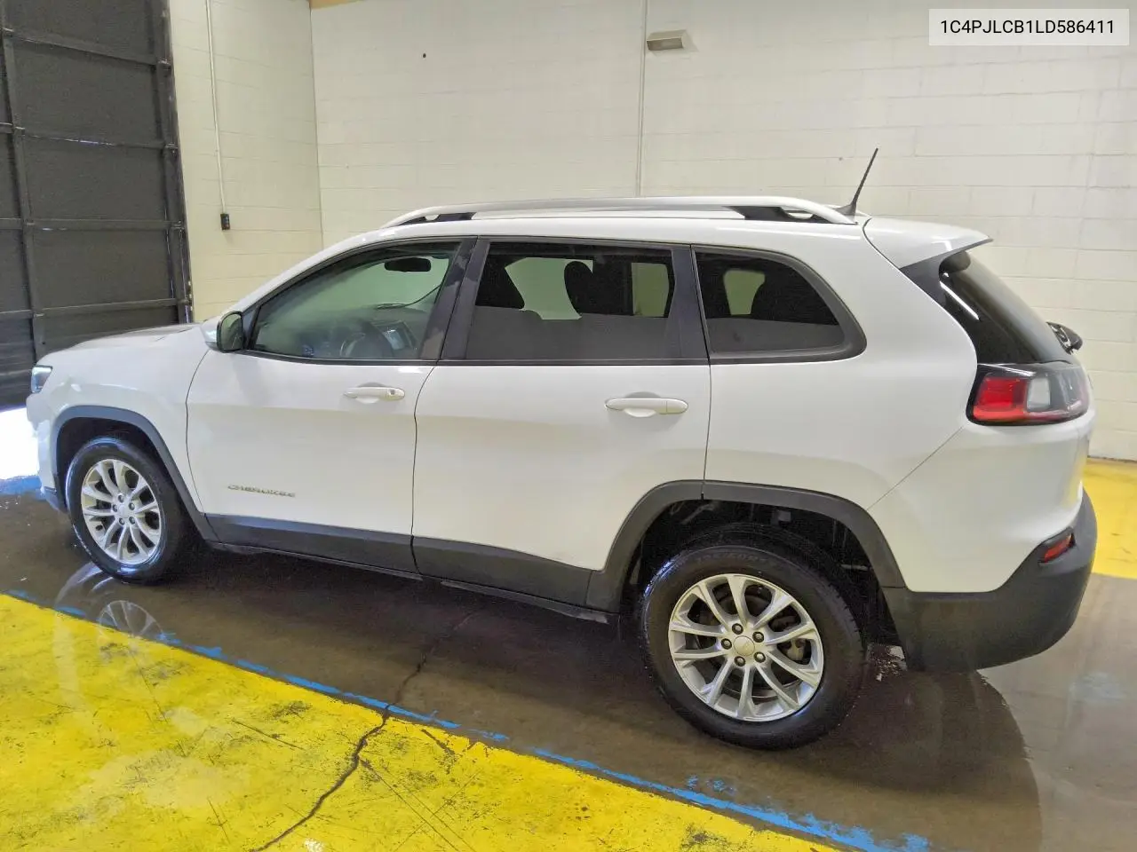 2020 JEEP CHEROKEE VIN 1C4PJLCB1LD586411 — фото 2