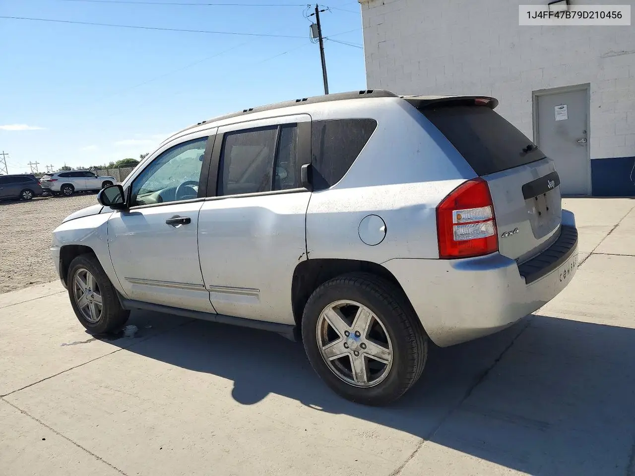 2009 JEEP COMPASS VIN 1J4FF47B79D210456 — фото 2