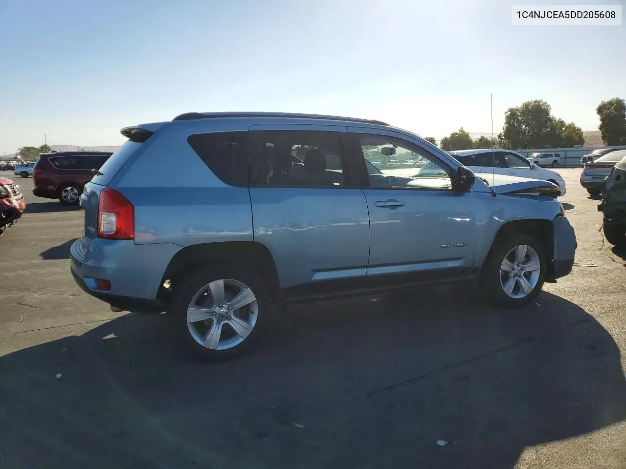 2013 JEEP COMPASS VIN 1C4NJCEA5DD205608 — фото 3