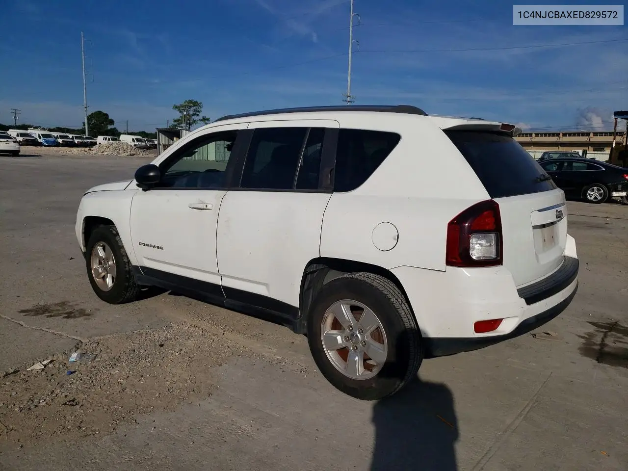 2014 JEEP COMPASS VIN 1C4NJCBAXED829572 — фото 2