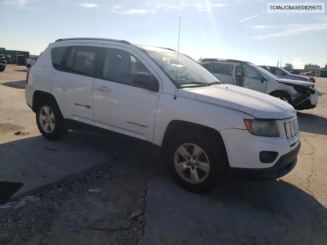 2014 JEEP COMPASS VIN 1C4NJCBAXED829572 — фото 4
