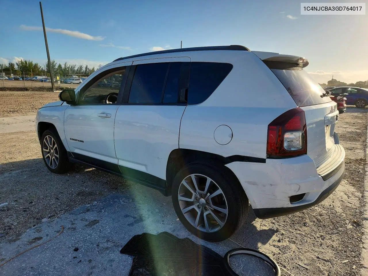 2016 JEEP COMPASS VIN 1C4NJCBA3GD764017 — фото 2