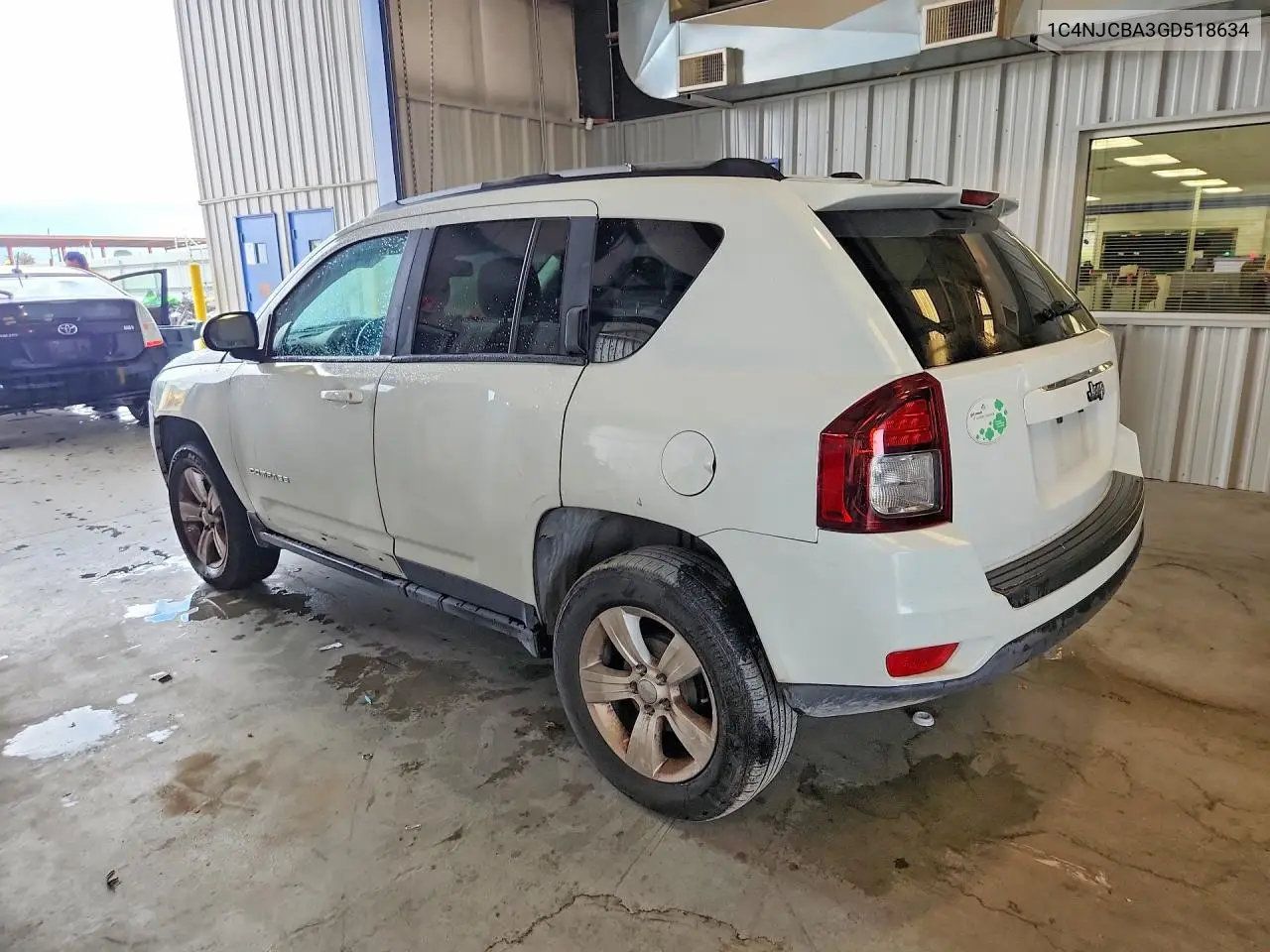 2016 JEEP COMPASS VIN 1C4NJCBA3GD518634 — фото 2