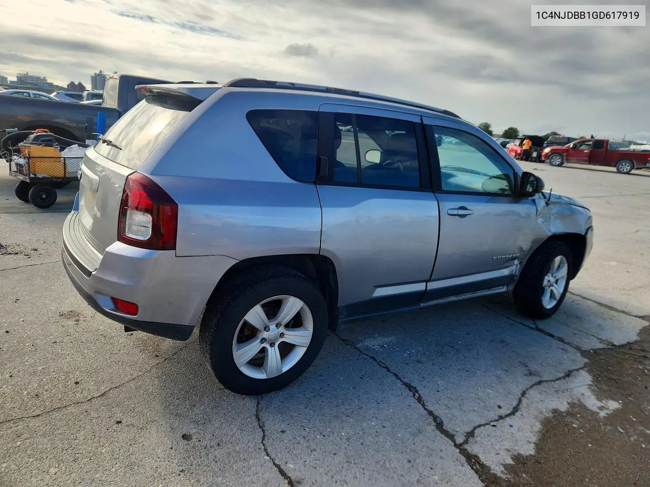 2016 JEEP COMPASS VIN 1C4NJDBB1GD617919 — фото 3