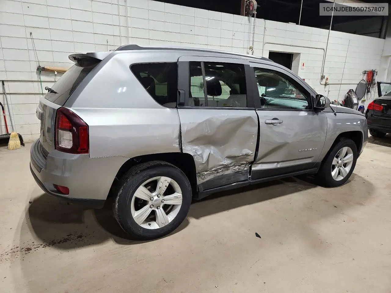 2016 JEEP COMPASS VIN 1C4NJDEB5GD757807 — фото 3