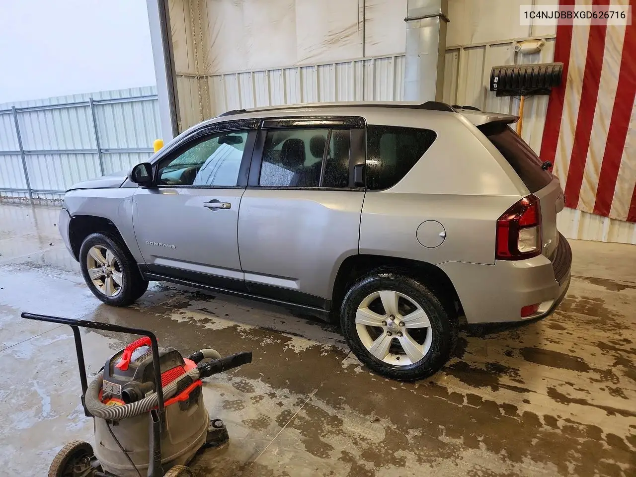 2016 JEEP COMPASS VIN 1C4NJDBBXGD626716 — фото 2