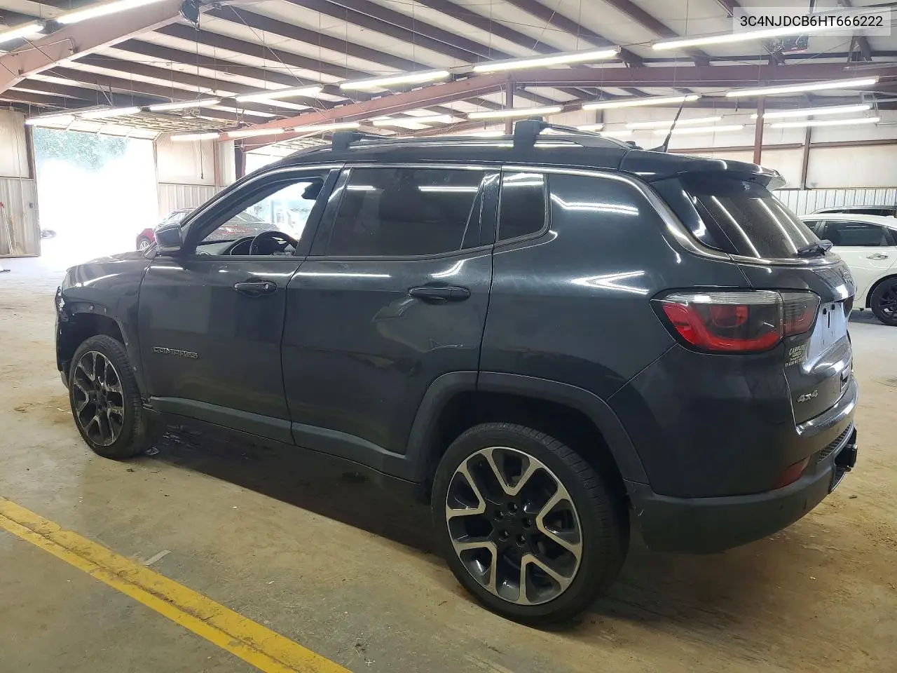 2017 JEEP COMPASS VIN 3C4NJDCB6HT666222 — фото 2