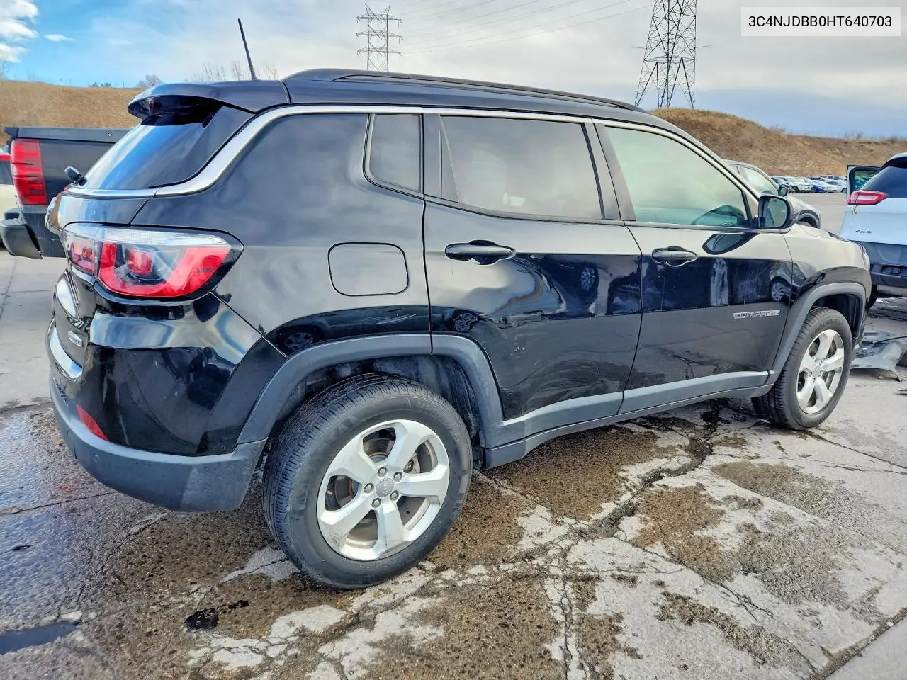 2017 JEEP COMPASS VIN 3C4NJDBB0HT640703 — фото 3