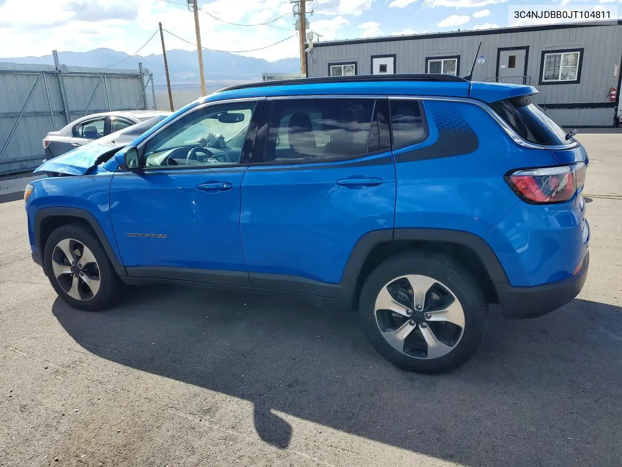 2018 JEEP COMPASS VIN 3C4NJDBB0JT104811 — фото 2