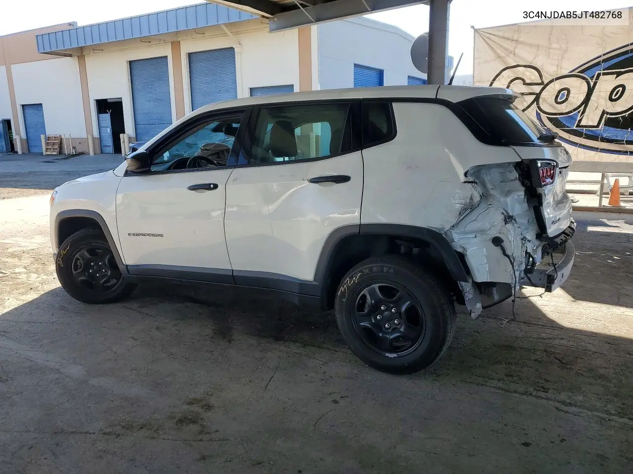 2018 JEEP COMPASS VIN 3C4NJDAB5JT482768 — фото 2
