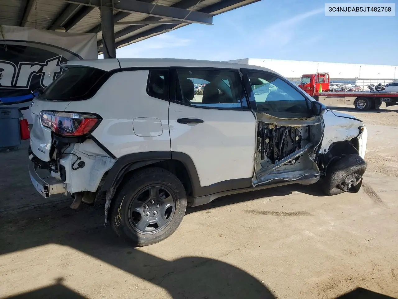 2018 JEEP COMPASS VIN 3C4NJDAB5JT482768 — фото 3