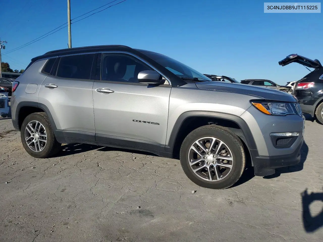 2018 JEEP COMPASS VIN 3C4NJDBB9JT115225 — фото 4