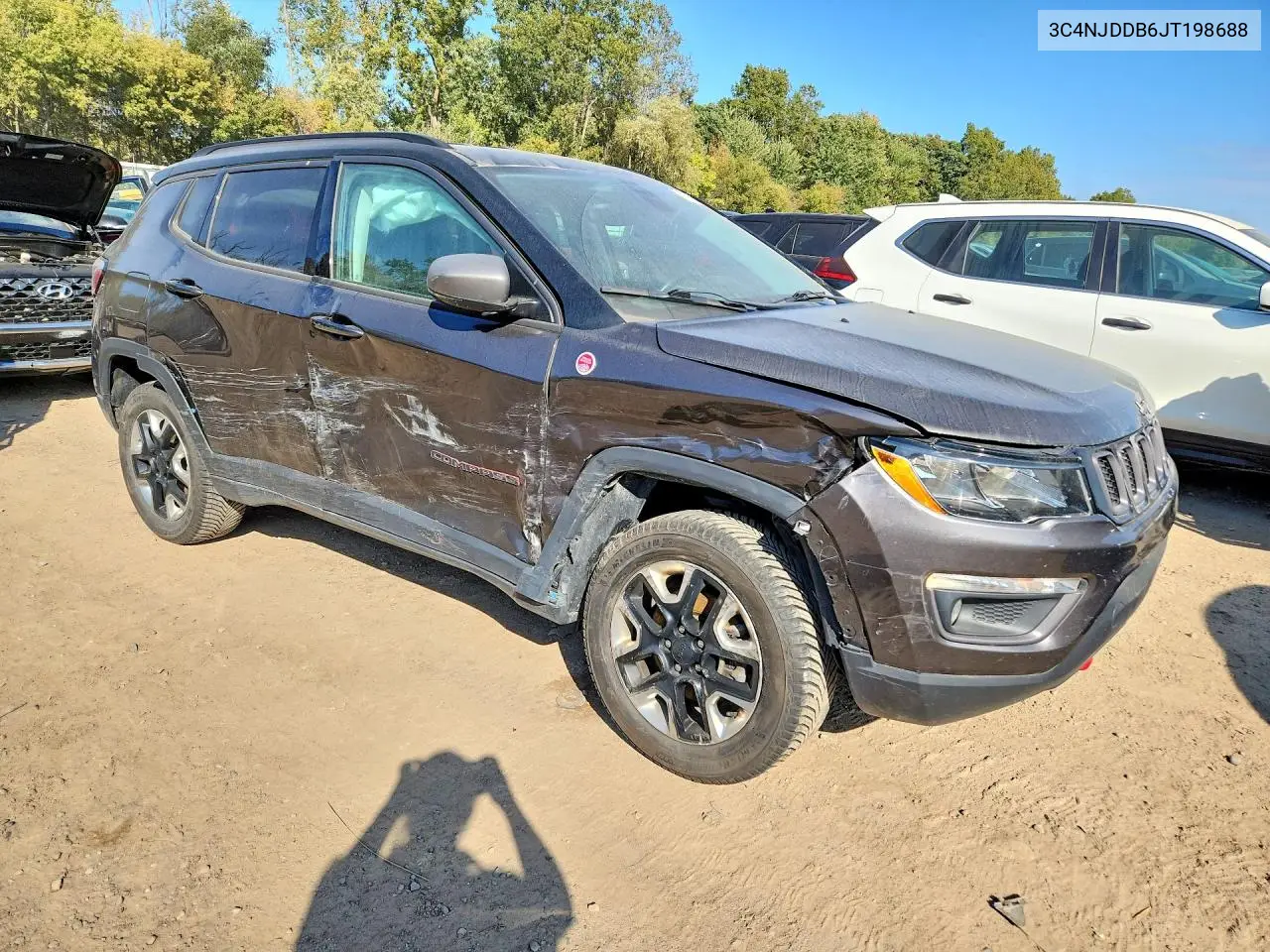 2018 JEEP COMPASS VIN 3C4NJDDB6JT198688 — фото 4