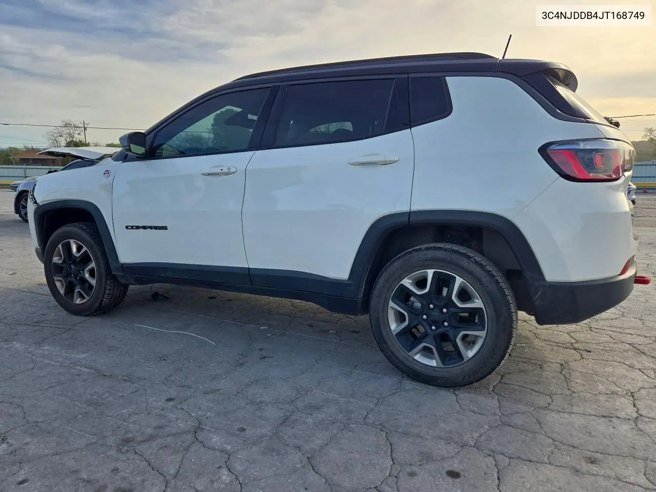 2018 JEEP COMPASS VIN 3C4NJDDB4JT168749 — фото 2