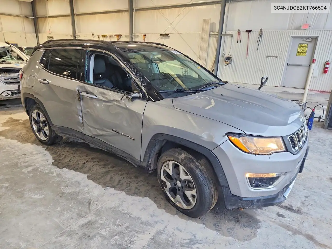 2019 JEEP COMPASS VIN 3C4NJDCB2KT766504 — фото 4