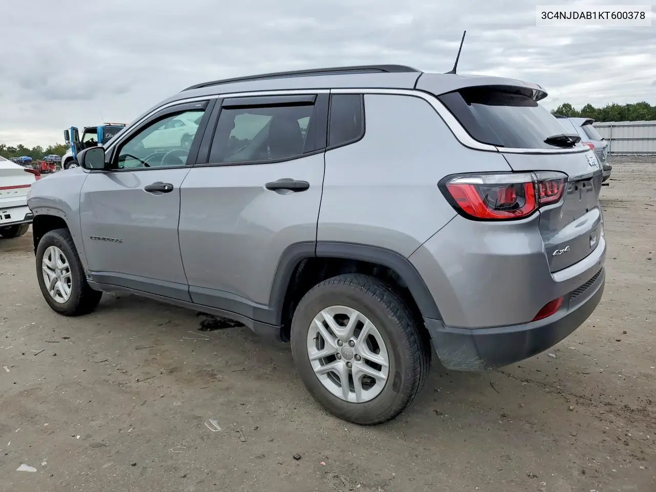 2019 JEEP COMPASS VIN 3C4NJDAB1KT600378 — фото 2