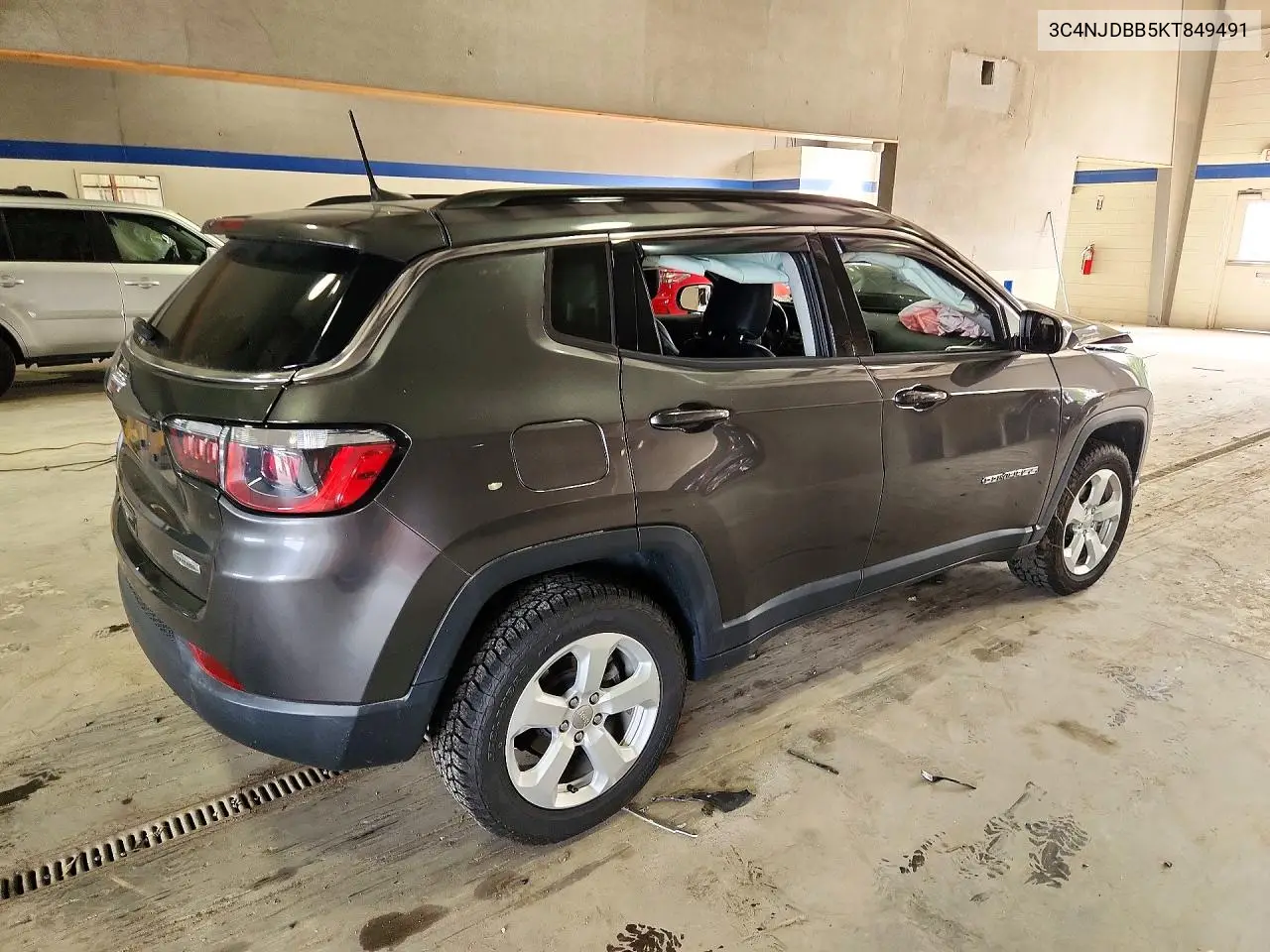 2019 JEEP COMPASS VIN 3C4NJDBB5KT849491 — фото 3