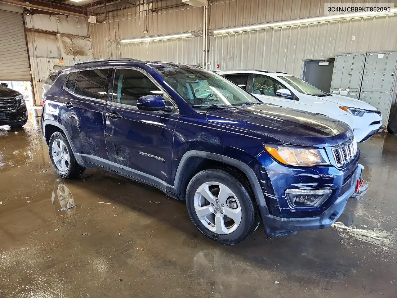 2019 JEEP COMPASS VIN 3C4NJCBB9KT852095 — фото 4