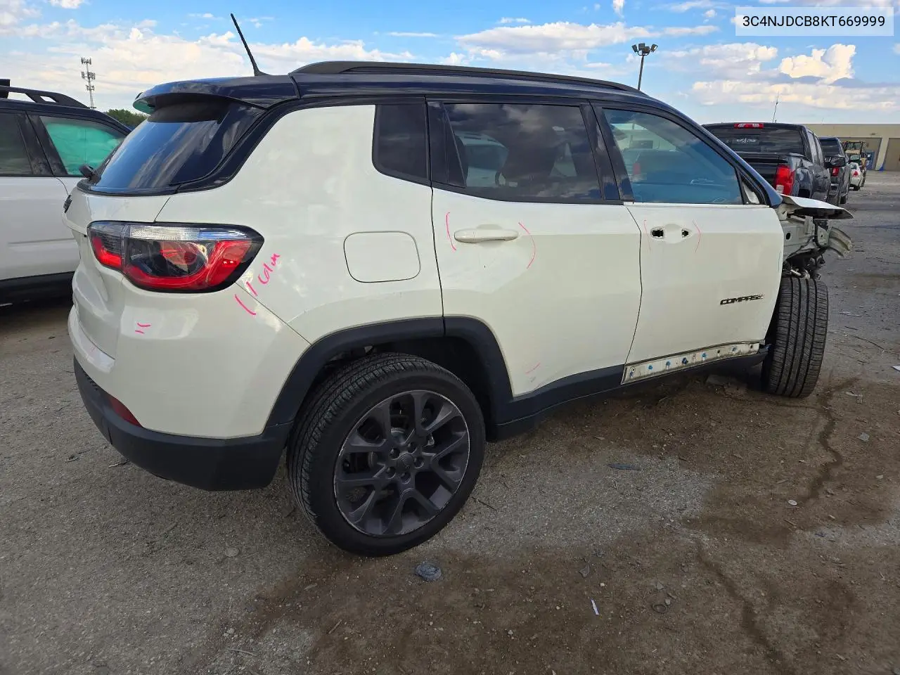 2019 JEEP COMPASS VIN 3C4NJDCB8KT669999 — фото 3
