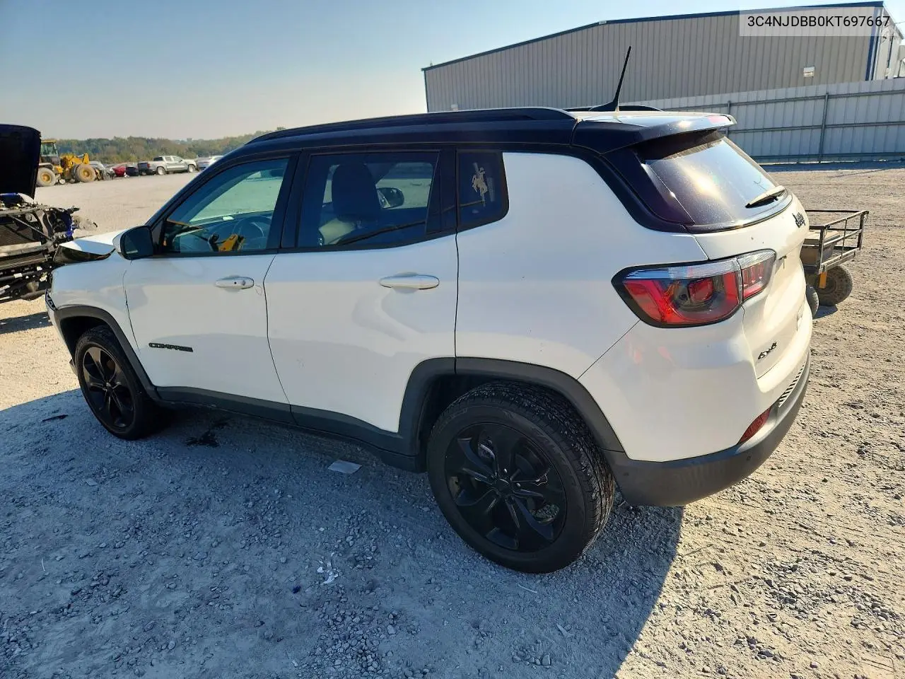 2019 JEEP COMPASS VIN 3C4NJDBB0KT697667 — фото 2