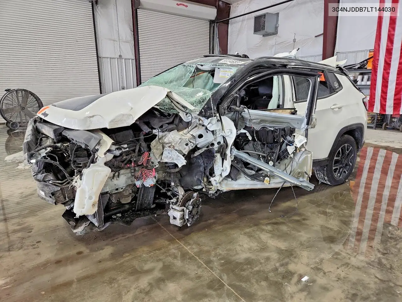 JEEP COMPASS 2020, VIN 3C4NJDDB7LT144030