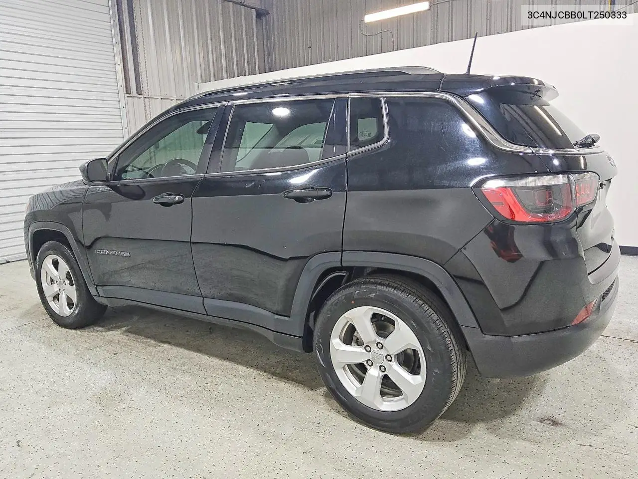 2020 JEEP COMPASS VIN 3C4NJCBB0LT250333 — фото 2