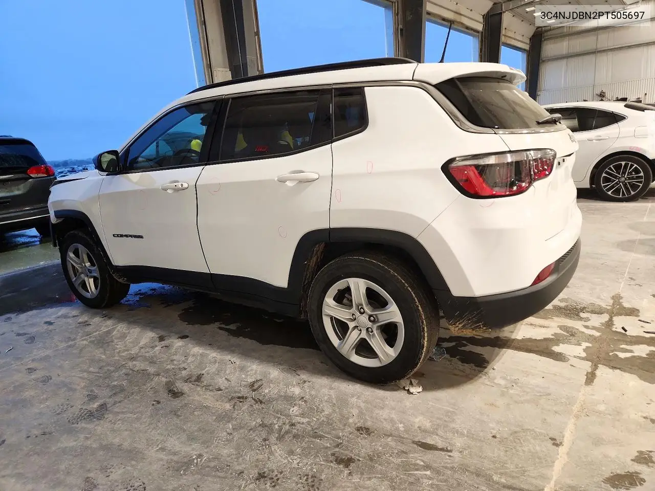 2023 JEEP COMPASS VIN 3C4NJDBN2PT505697 — фото 2