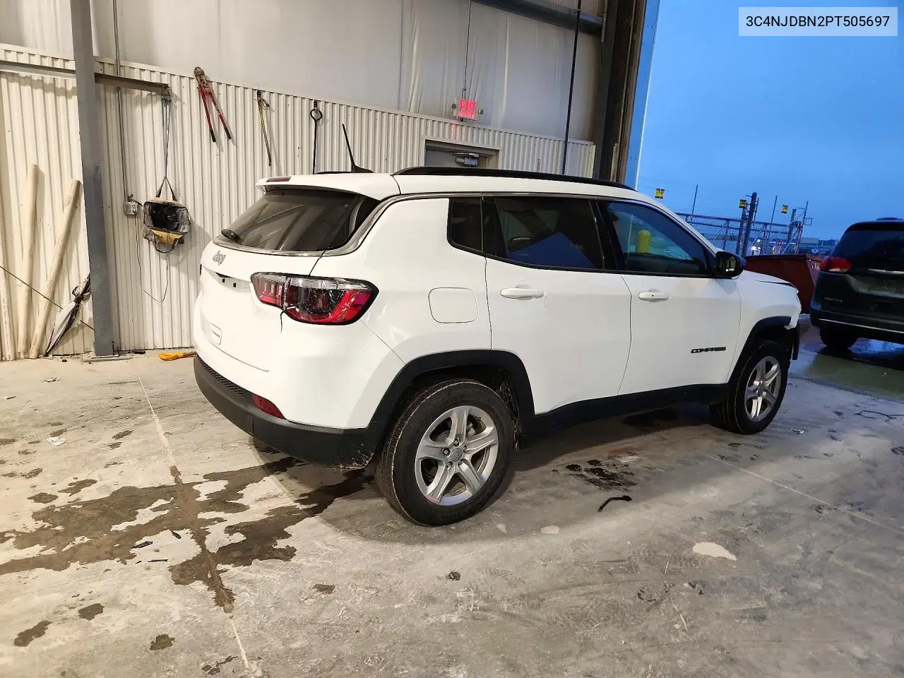 2023 JEEP COMPASS VIN 3C4NJDBN2PT505697 — фото 3