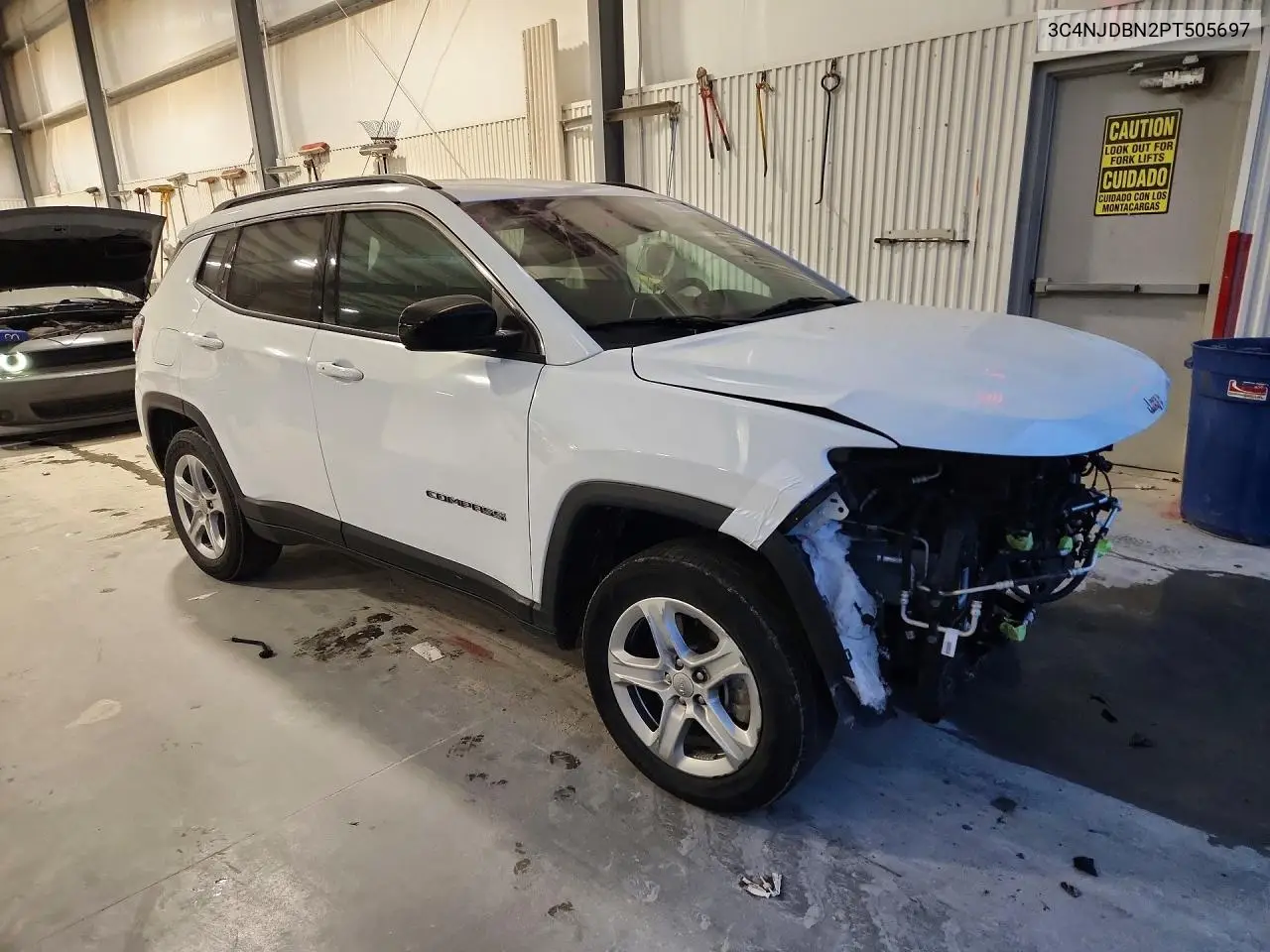 2023 JEEP COMPASS VIN 3C4NJDBN2PT505697 — фото 4