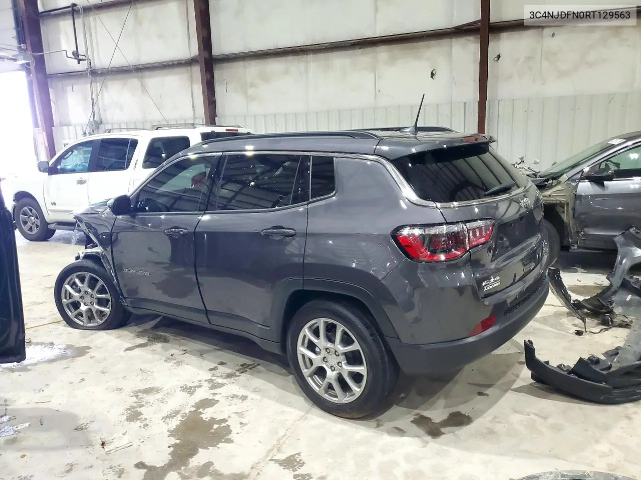 2024 JEEP COMPASS VIN 3C4NJDFN0RT129563 — фото 2