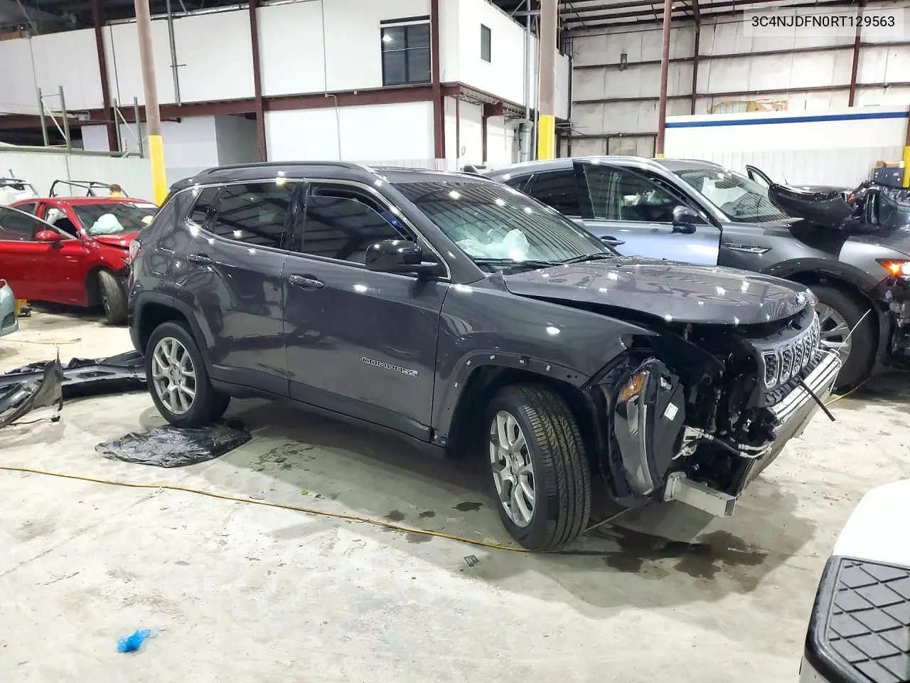 2024 JEEP COMPASS VIN 3C4NJDFN0RT129563 — фото 4
