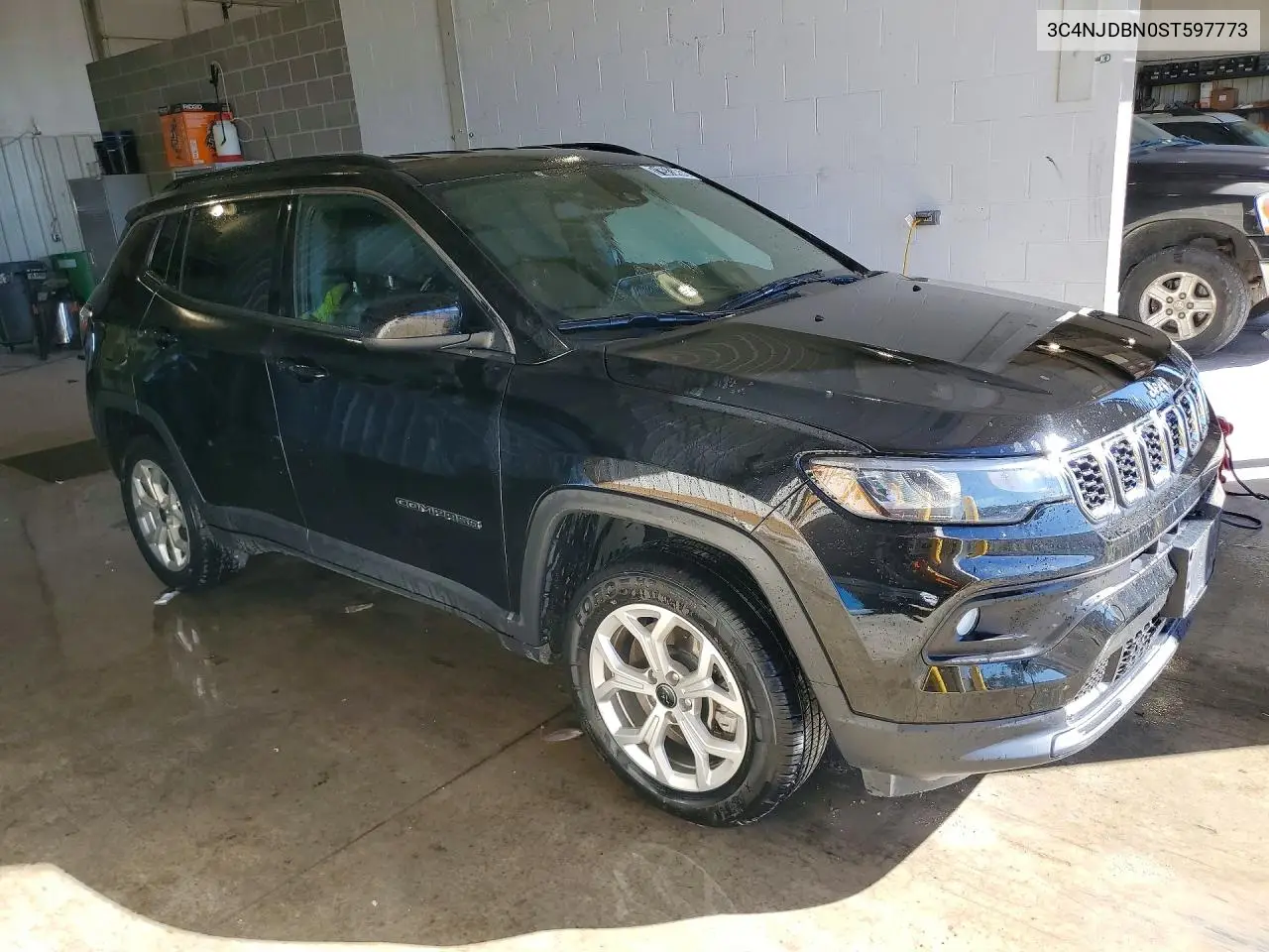 2025 JEEP COMPASS VIN 3C4NJDBN0ST597773 — фото 4