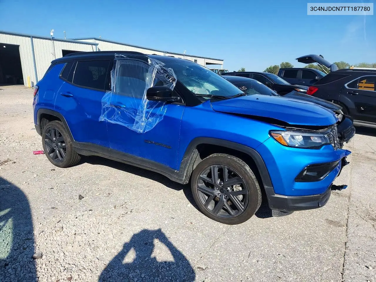 2026 JEEP COMPASS VIN 3C4NJDCN7TT187780 — фото 4