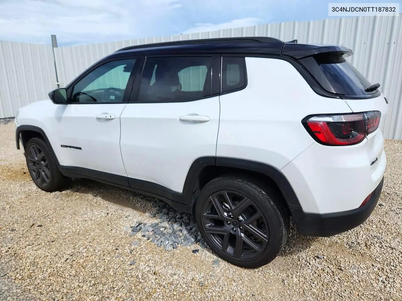 2026 JEEP COMPASS VIN 3C4NJDCN0TT187832 — фото 2