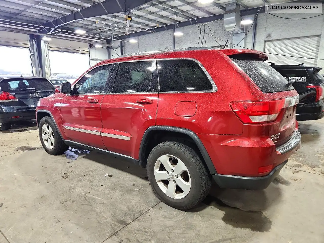 2011 JEEP GRAND CHEROKEE VIN 1J4RR4GG9BC534083 — фото 2