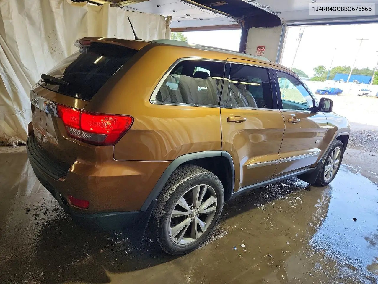 2011 JEEP GRAND CHEROKEE VIN 1J4RR4GG8BC675565 — фото 3