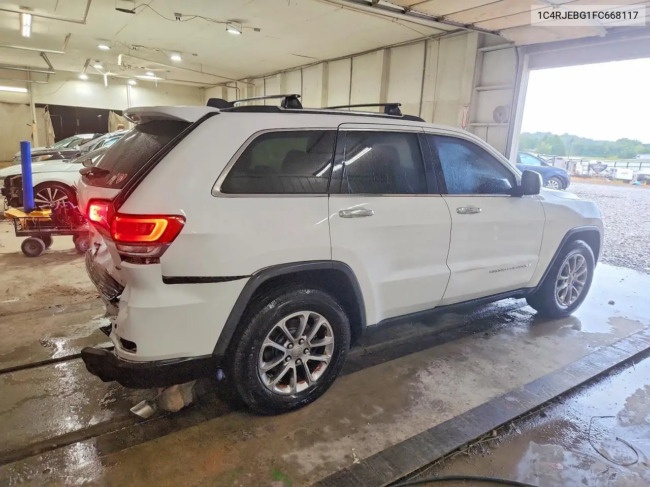 2015 JEEP GRAND CHEROKEE VIN 1C4RJEBG1FC668117 — фото 3