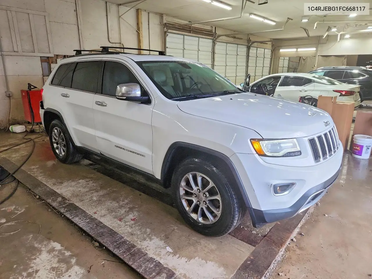 2015 JEEP GRAND CHEROKEE VIN 1C4RJEBG1FC668117 — фото 4