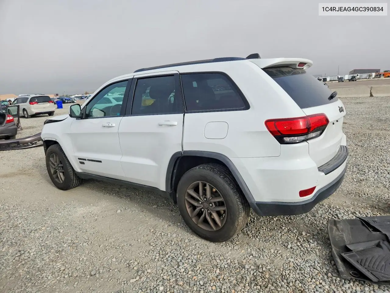 2016 JEEP GRAND CHEROKEE VIN 1C4RJEAG4GC390834 — фото 2