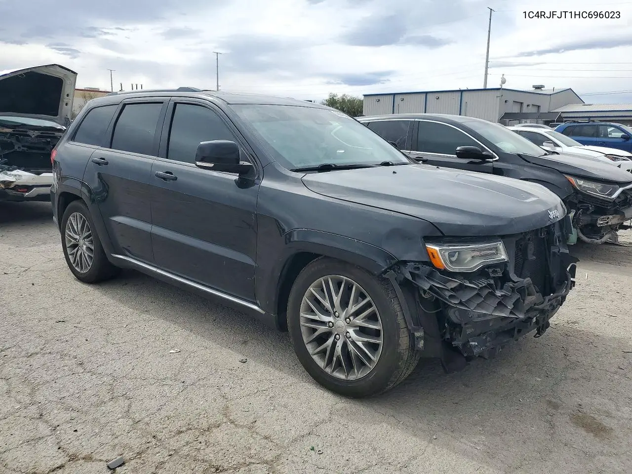 2017 JEEP GRAND CHEROKEE VIN 1C4RJFJT1HC696023 — фото 4