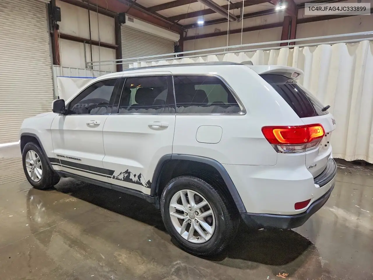 2018 JEEP GRAND CHEROKEE VIN 1C4RJFAG4JC333899 — фото 2
