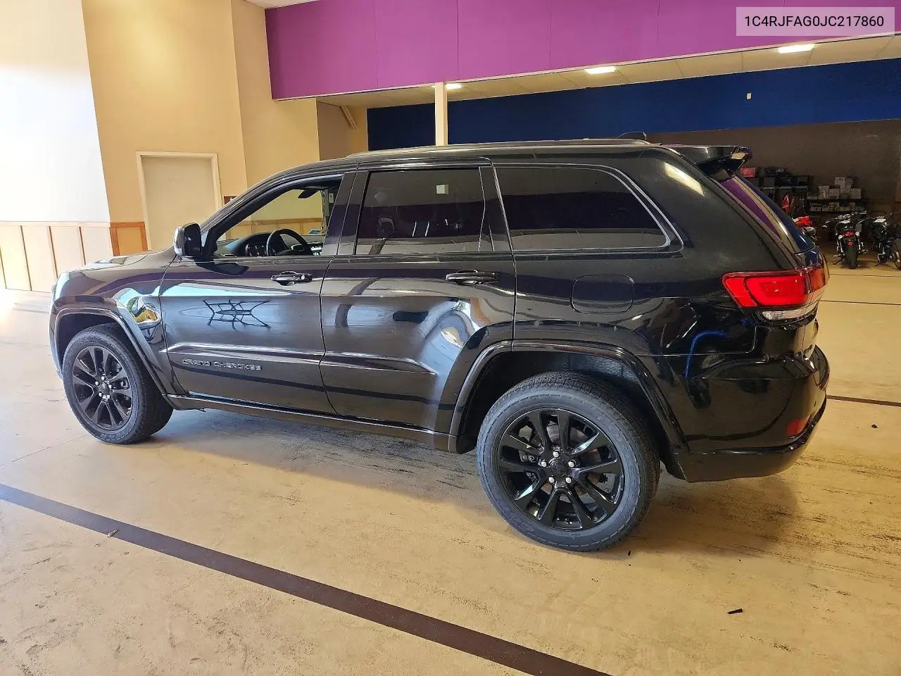 2018 JEEP GRAND CHEROKEE VIN 1C4RJFAG0JC217860 — фото 2