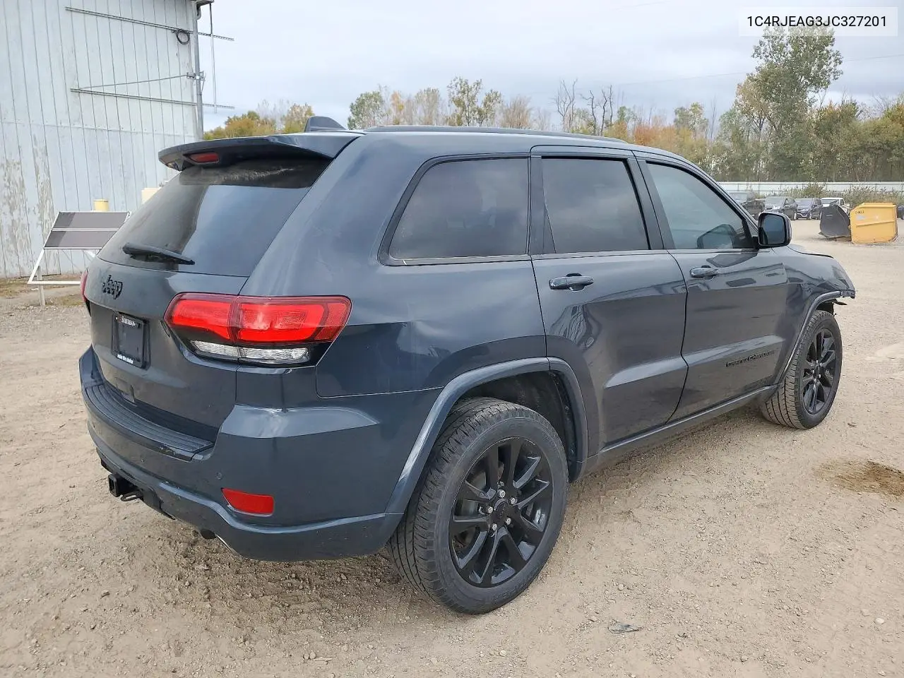 2018 JEEP GRAND CHEROKEE VIN 1C4RJEAG3JC327201 — фото 3