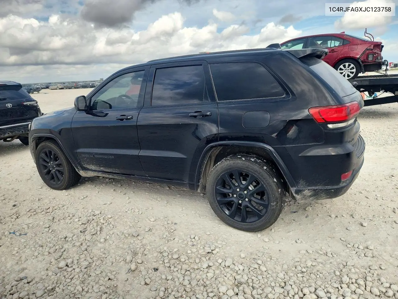 2018 JEEP GRAND CHEROKEE VIN 1C4RJFAGXJC123758 — фото 2