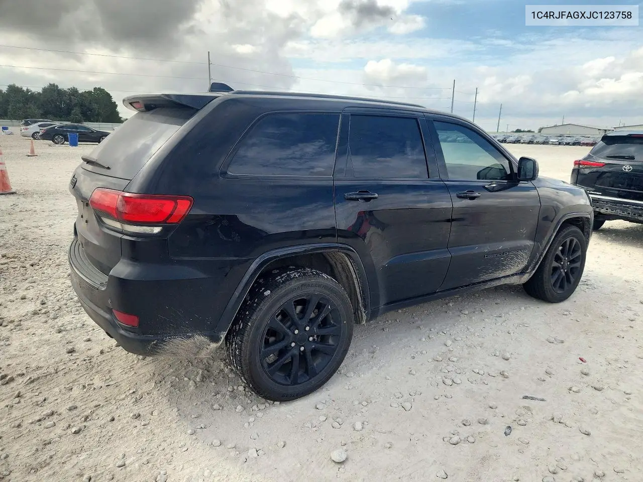 2018 JEEP GRAND CHEROKEE VIN 1C4RJFAGXJC123758 — фото 3
