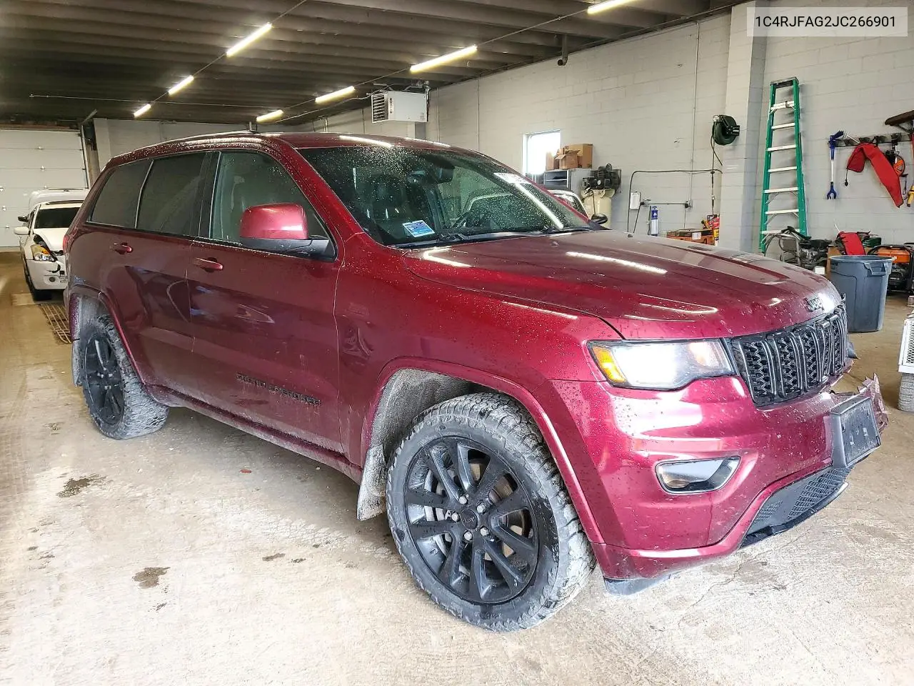 2018 JEEP GRAND CHEROKEE VIN 1C4RJFAG2JC266901 — фото 4